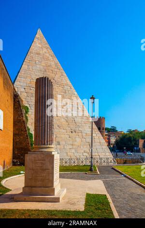 Pyramide von Caio Cestio, Rom, Latium, Italien Stockfoto