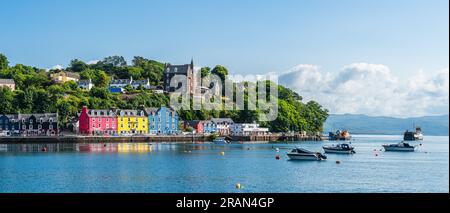 Tobermory von einer Drohne, Isle of Mull, Schottland, Großbritannien Stockfoto