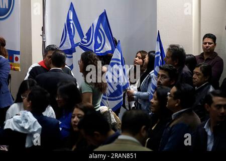 Mexiko-Stadt, Mexiko. 04. Juli 2023. 4. Juli 2023, Mexiko-Stadt, Mexiko: Unterstützer der Nationalen Aktionspartei, die die Kandidaten für das Präsidentenamt von Mexiko am Sitz der Partei in Mexiko-Stadt unterstützen. Am 4. Juli 2023 in Mexico City, Mexiko (Foto: Luis Barron/Eyepix Group/Sipa USA). Kredit: SIPA USA/Alamy Live News Stockfoto