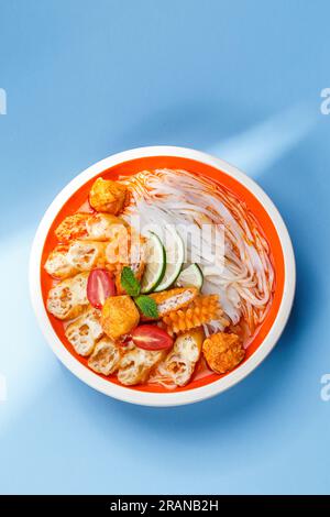 Bee Hoon（Reis vermicelli） mit Tintenfisch, thailändische Küche Stockfoto