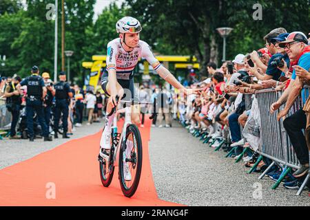 Frankreich. 04. Juli 2023. Foto von Alex Whitehead/SWpix.com - 04/07/2023 - Radfahren - 2023 Tour de France - Stage 4: DAX nach Nogaro (181,8km) - Fred Wright von Bahrain Victorious Credit: SWpix/Alamy Live News Stockfoto