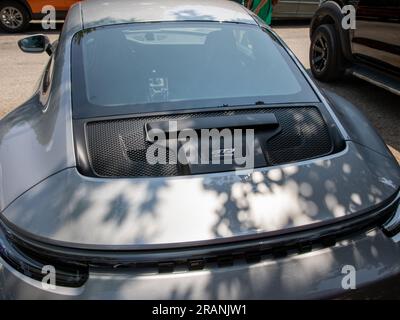 Bordeaux , Frankreich - 06 27 2023 : Porsche 911 GT3 Touring Logo und Textzeichen auf dem hinteren deutschen Icon Sportwagen Stockfoto