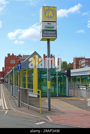 Busbahnhof St Helens - Bickerstaffe Street, St Helens, Merseyside, England, Großbritannien, WA10 1DH Stockfoto