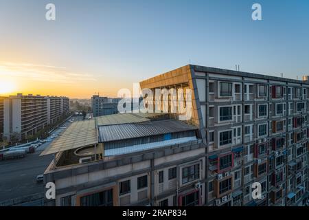 Sonnenaufgang in der Chengdu Business City. Stockfoto