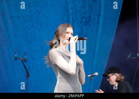 Leony live Open Air bei der Fête de l'Europe auf dem Dresdner Neumarkt. Dresden, 04.07.2023 Stockfoto