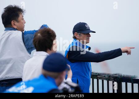 Futaba, Japan. 5. Juli 2023. Rafael Mariano Grossi, Generaldirektor der Internationalen Atomenergiebehörde, hört Tomoaki Kobayakawa, Präsident der Tokyo Electric Power Co., Left, erläutert die Anlagen zur Freisetzung von aufbereitetem Abwasser, wie der japanische stellvertretende Industrieminister Fusae Ota, der japanische stellvertretende Industrieminister Fusae Ota, ebenfalls hört: Während Grossi das beschädigte Kernkraftwerk Fukushima in Futaba im Nordosten Japans am Mittwoch, den 5. Juli 2023 besuchte. (Credit Image: © POOL via ZUMA Press Wire) NUR REDAKTIONELLE VERWENDUNG! Nicht für den kommerziellen GEBRAUCH! Stockfoto