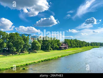 Uschgorod-Ufer im Sommer. Stockfoto