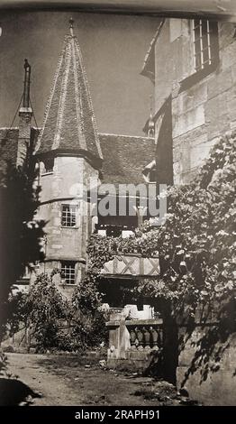 Ein Blick auf das Hospice de Beaune (Frankreich 1939. - Foimded 1443, von Kanzler Nicolas Rolin Une vue ancienne de l’Hospice de Beaune France en 1939. - Stockfoto