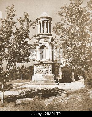 Das römische Mausoleum in St. Remy, Frankreich 1939. - Mausoleum Glanum - Le mausolée romain de Saint-Rémy, Frankreich en 1939. - Mausolée de Glanum - Il Mausoleo Romano a St Remy, Francia nel 1939. - mausoleo di Glanum - Stockfoto