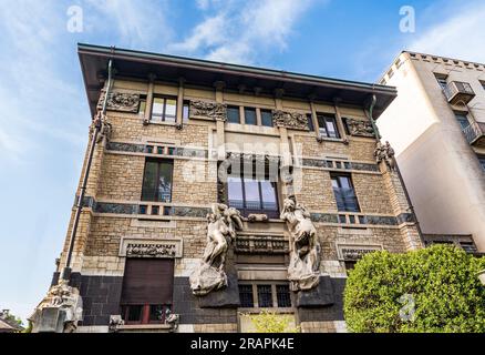 Villa Romeo Faccanoni, Haus im Liberty-Stil heute medizinische Klinik, entworfen von Giuseppe Sommaruga im frühen 20. Jahrhundert, in Via Buonarroti, Milano Stockfoto