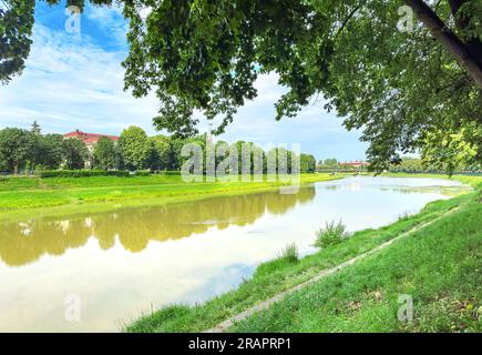 Uschgorod-Ufer im Sommer. Stockfoto