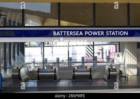 Battersea Power Station, U-Bahn-Station, Borough of Wandsworth, London, England, UK Stockfoto