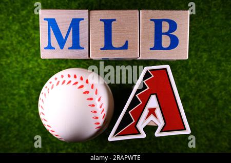 27. Januar 2023, Cooperstown, USA. Das Emblem des Arizona Diamondbacks Baseballclubs auf dem grünen Rasen des Stadions. Stockfoto