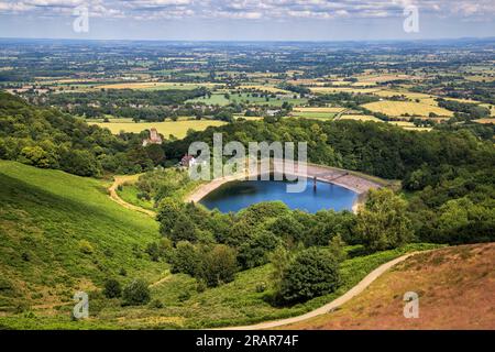 British Camp Reservoir und Little Malvern Priory, Malverns, Worcestershire Stockfoto