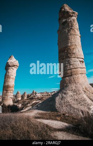 Ich liebe das Tal in Kappadokien. Beliebtes Reiseziel in Nevsehir, Türkei. Stockfoto