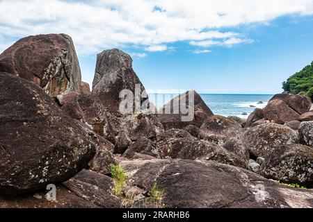 Aventureiro Beach auf der großen Insel Ilha Grande in Angra dos Reis, Rio de Janeiro, Brasilien Stockfoto