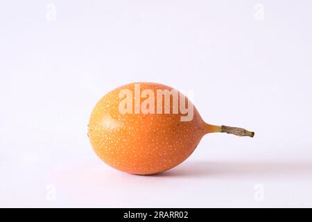 Kolumbianische Früchte, granadilla oder Passiflora ligularis Stockfoto