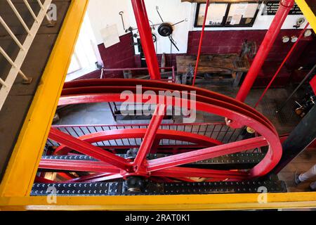 Middleton Top Engine House im Inneren, zeigt die Lok in Aktion. Stockfoto