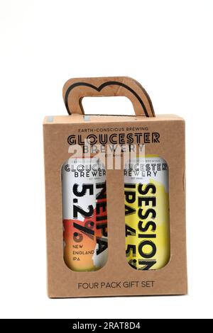 Gloucester Brewery Beer, Lager und Ale Earth Aware Brewing mit dem Ziel, CO2-freie Böden zu erreichen – Viererpack Geschenkset Stockfoto