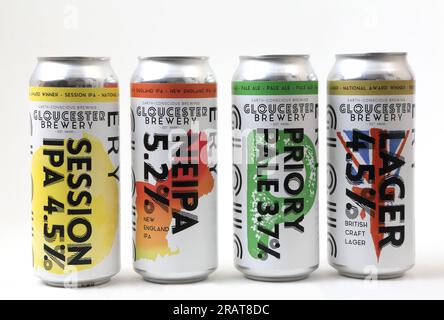 Gloucester Brewery Beer, Lager und Ale Earth Aware Brewing mit dem Ziel, CO2-freie Böden zu erreichen – Viererpack Geschenkset Stockfoto