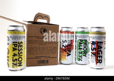 Gloucester Brewery Beer, Lager und Ale Earth Aware Brewing mit dem Ziel, CO2-freie Böden zu erreichen – Viererpack Geschenkset Stockfoto