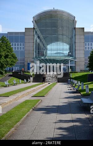 Einer der Eingänge zum Einkaufszentrum der Mall am Cribbs Causeway am Stadtrand von Bristol. Stockfoto