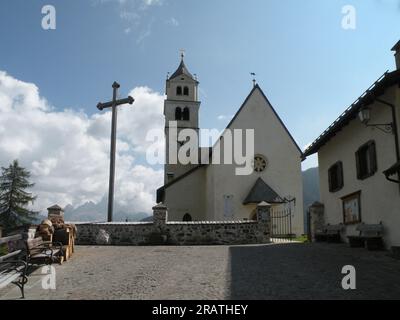 Chiesa Parrocchiale di Santa Lucia a Villagrande, Frazione di Colle Santa Lucia, Belluno, Veneto, Italien, Europa Stockfoto