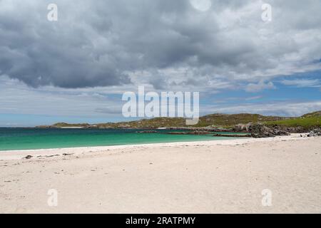 Sonniger Sandstrand mit türkisfarbenem Meer, Bernera, Great Bernera, Lewis, Hebriden, Outer Hebrides, Western Isles, Schottland, Großbritannien Stockfoto