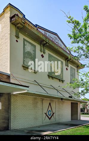 Das Blumer Building ist am 24. Juni 2023 in Moss Point, Mississippi, abgebildet. Das Blumer Building wurde 1917 im eklektischen architektonischen Stil erbaut. Stockfoto