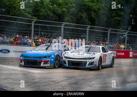 Chicago, Illinois, USA. 2. Juli 2023. NASCAR Cup Driver, KYLE LARSON (5) rast um die Plätze in den Straßen der Stadt für die Eröffnung des Grant Park 220 auf dem Chicago Street Course. (Kreditbild: © Logan T Arce/ASP via ZUMA Press Wire) NUR ZUR REDAKTIONELLEN VERWENDUNG! Nicht für den kommerziellen GEBRAUCH! Stockfoto