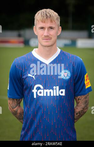 Kiel, Deutschland. 05. Juli 2023. Fußball, 2. Bundesliga, Fotogelegenheit Holstein Kiel: Kieles Marvin Schulz schaut in die Kamera. Kredit: Frank Molter/dpa/Alamy Live News Stockfoto