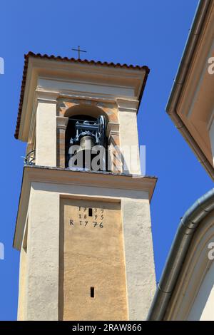 Parrocchia di San Giovanni Battista Kirche. Iseo-See, Carzano-Stadt. Lago d'Iseo, Iseosee, Italien. Monte Isola Stockfoto