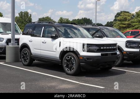 Kokomo - 4. Juli 2023: Ford Bronco Ausstellung. Broncos sind als Basismodell erhältlich, oder Ford bietet bis zu 200 Zubehörteile für den Straßen- und Geländeeinsatz. Stockfoto