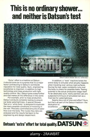 Datsunw-Autowerbung – Duschtest – in einer Zeitschrift NatGeo 1979 Stockfoto