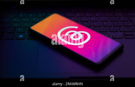 Brasilien. 05. Juli 2023. In dieser Abbildung wird das Thread-Logo auf einem Smartphone-Bildschirm angezeigt. Threads ist die neue App für soziale Netzwerke und Messaging von Meta Platforms. Kredit: SOPA Images Limited/Alamy Live News Stockfoto