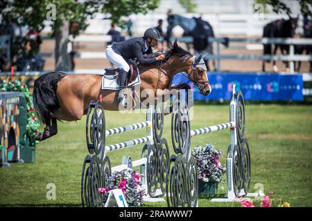 Robert Blanchette aus Irland tritt am 5. Juli 2023 auf der Spruce Meadows in Calgary, Kanada, an der nordamerikanischen Konkurrenz an. Stockfoto