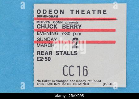 Foto eines Tickets für ein Konzert mit Chuck Berry im Odeon Theatre, New Street, Birmingham, England, Großbritannien (März 1975) Stockfoto