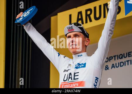 Laruns, Frankreich. 05. Juli 2023. Bild von Zac Williams/SWpix.com- 05/07/2023 - Radfahren - 2023 Tour de France - Stage 5 Pau nach Laruns (162,7km) - Tadej Pogacar, VAE Team Emirates. Kredit: SWpix/Alamy Live News Stockfoto