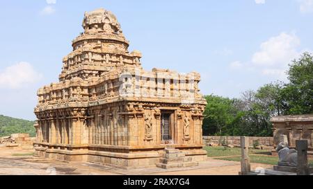 Blick auf den von den Königen der Muttaraiyar im 9. Jahrhundert erbauten Tempel Vijayalaya Choleeswaram, Narthamali, Pudukottai, Tamilnadu, Indien. Stockfoto