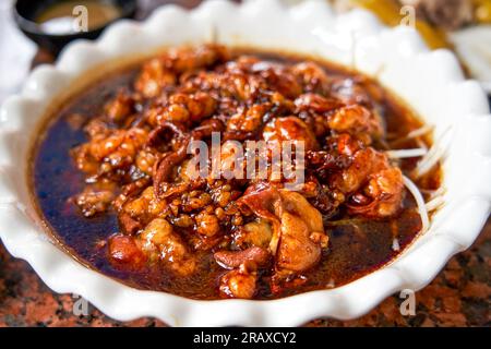 Eine dicke Sojasoße Huang Fried Goose in einem Restaurant in Hongkong Stockfoto