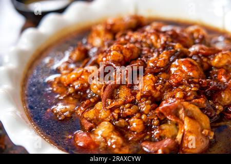 Eine dicke Sojasoße Huang Fried Goose in einem Restaurant in Hongkong Stockfoto