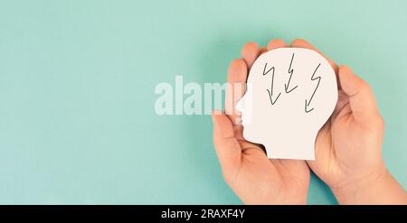 Epilepsie und Alzheimer, Stress und Migräne Krampfanfälle, Gehirnwellen, psychische Gesundheit und Krankheitskonzept, Blitze aus dem Kopf Stockfoto