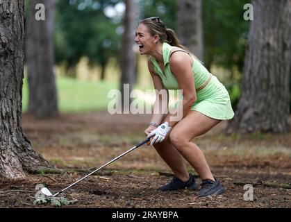 Liv Cooke reagiert nach einem Spiel von The Rough während des Vorschautags der LIV Golf League im Centurion Club, Hertfordshire. Foto: Donnerstag, 6. Juli 2023. Stockfoto