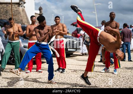 Salvador, Brasilien. 4. Juli 2023. Lokale Künstler treten die Capoeira in Salvador, Bundesstaat Bahia, Brasilien, auf, 4. Juli 2023. Kredit: Wang Tiancong/Xinhua/Alamy Live News Stockfoto