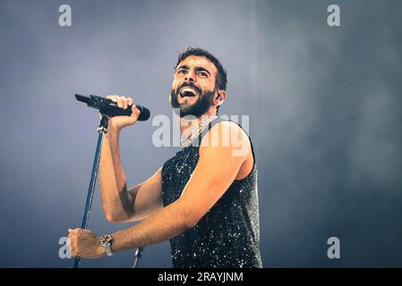 Turin, Italien. 5 Luglio 2023. Der italienische Sänger Marco Mengoni trat live auf der Bühne des Stadio Grande Torino auf. Kredit: Andrea Pinna Stockfoto