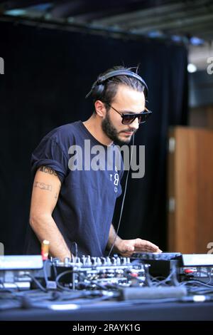 DJ-Set von Brodinski in Tohu Bohu, Radio France Festival, Antigone, Montpellier, Occitanie, Frankreich Stockfoto