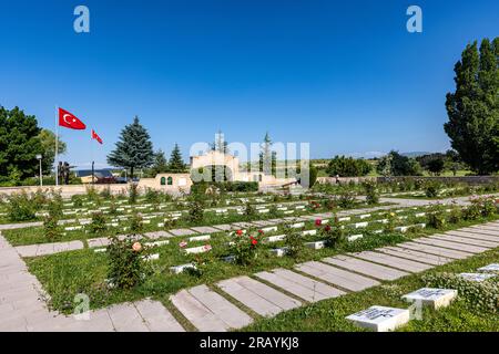 Afyon, Dumlupınar, Türkiye 30 Haziran 2023; Siegesdenkmäler und Friedhof in Dumlupinar. Die Schlacht von Dumlupinar war die letzte Schlacht im griechisch-türkischen Raum Stockfoto