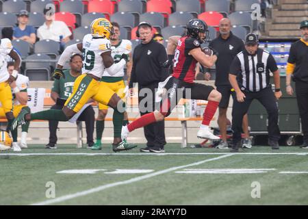 30. Juni 2023: Ottawa Redblacks Fullback Marco Dubois (89) läuft während des CFL-Spiels zwischen Edmonton Elks und Ottawa Redblacks im TD Place Stadium in Ottawa, Kanada, für einen Touchdown in der ersten Hälfte. Daniel Lea/CSM Stockfoto