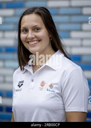 ZEIST - Porträt von Sarah Buis während des Pressezeitpunkts der niederländischen Wasserpolo-Spieler im Vorfeld der Weltmeisterschaft in Fukuoka, Japan. ANP ROBIN VAN LONKHUIJSEN niederlande raus - belgien raus Stockfoto