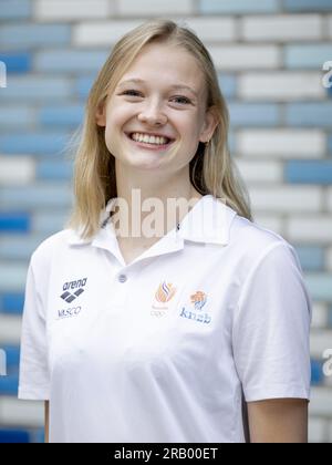 ZEIST - Porträt von Lola Moolhuijzen während des Pressezeitpunkts der niederländischen Wasserpolo-Spieler im Vorfeld der Weltmeisterschaft in Fukuoka, Japan. ANP ROBIN VAN LONKHUIJSEN Stockfoto